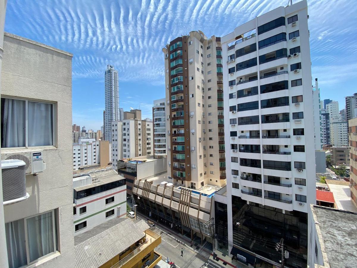 Balneário CamboriúJgd94 - Ao Lado Do Calcadao, Climatizado, Wi-Fiアパートメント エクステリア 写真